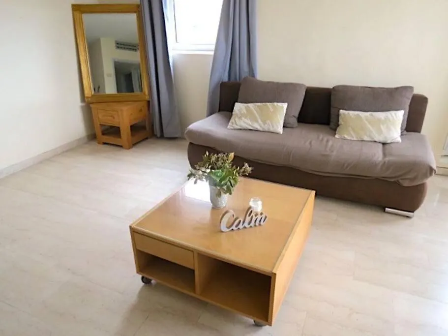 Central & Spacious 1Br W Pool Gibraltar Lägenhet