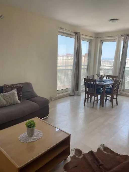 Apartment Central & Spacious 1Br W Pool Gibraltar
